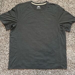 REI Co-Op Men's Sahara Charcoal Short Sleeve Performance Tee